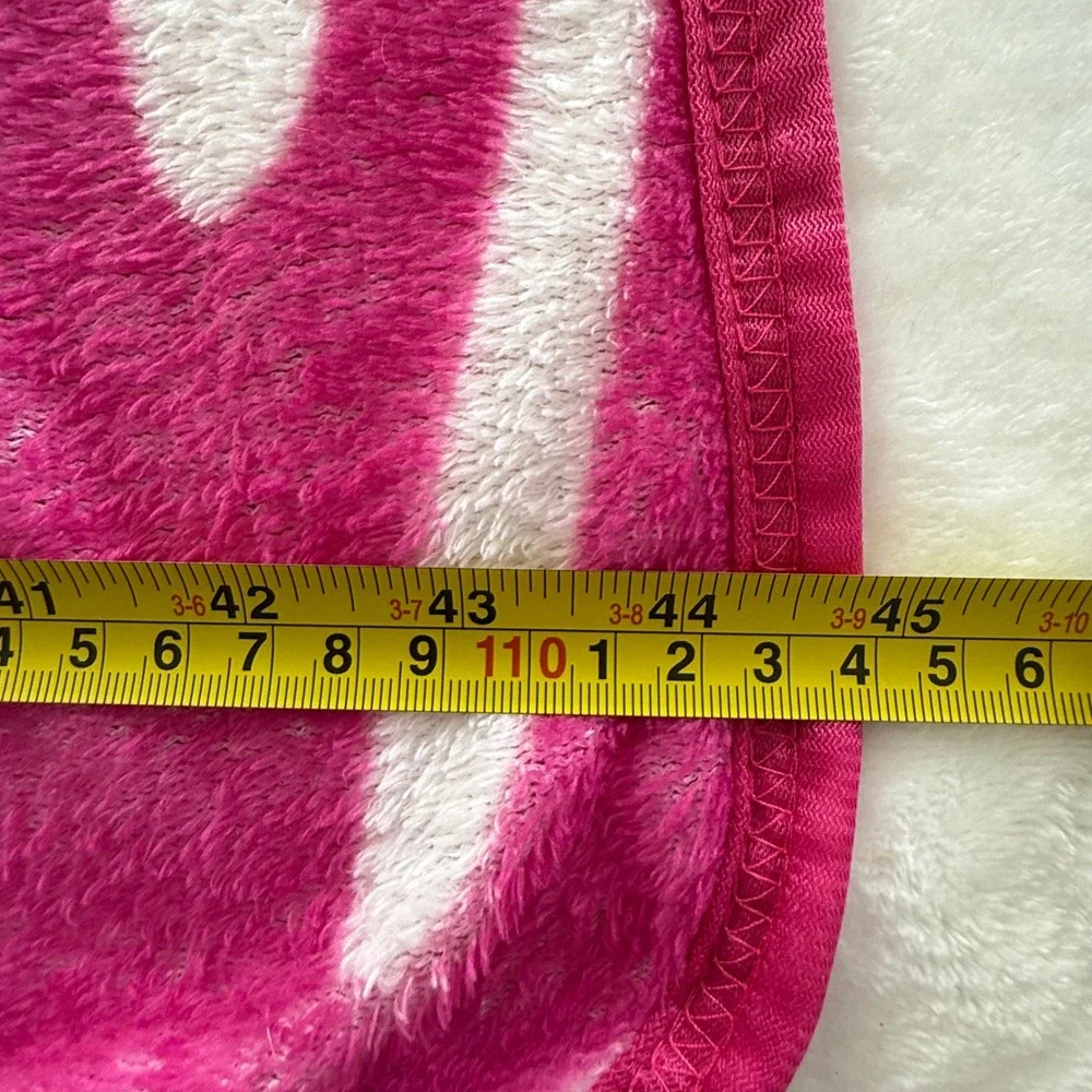 Hello‎ Kitty Sanrio Tropical Leopard Print Plush Throw Blanket Pink 62 x 45